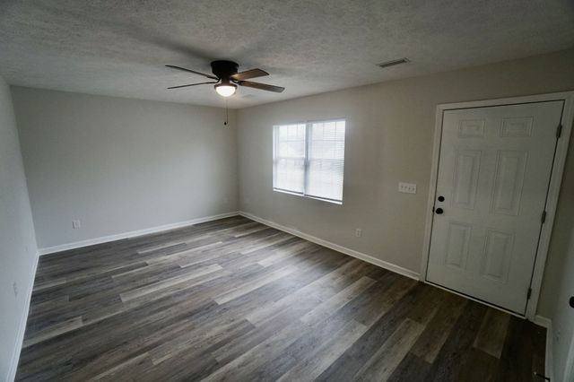 122 Oakdale St, Shelbyville, TN 37160