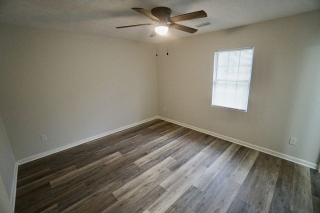 122 Oakdale St, Shelbyville, TN 37160