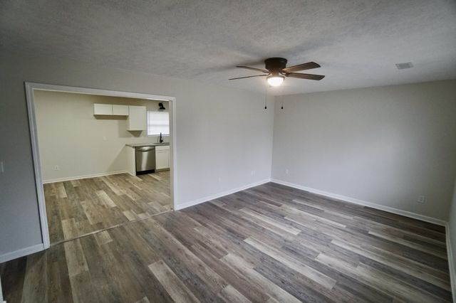 122 Oakdale St, Shelbyville, TN 37160