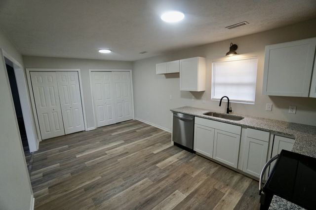 122 Oakdale St, Shelbyville, TN 37160