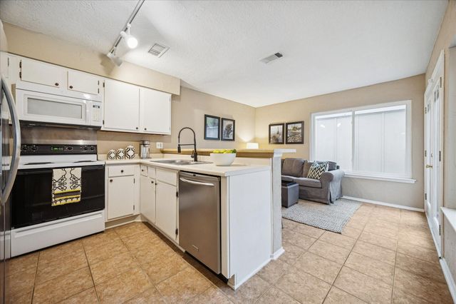 11522 Village Place Drive 81, Houston, TX 77077