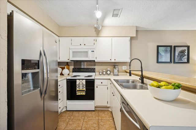 11522 Village Place Drive 81, Houston, TX 77077