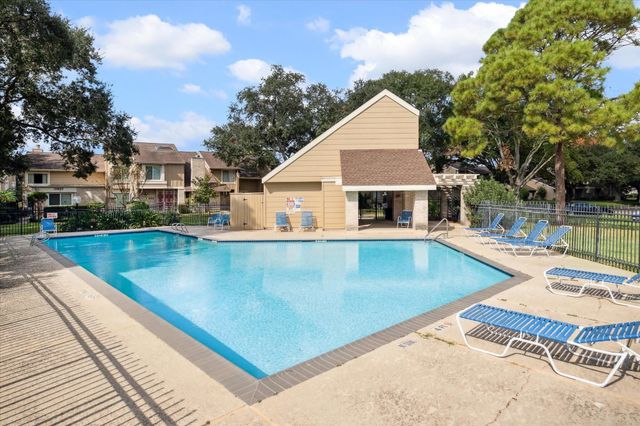 11522 Village Place Drive 81, Houston, TX 77077