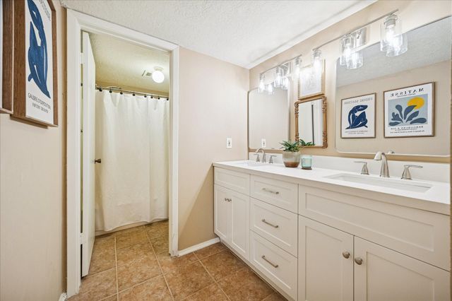 11522 Village Place Drive 81, Houston, TX 77077