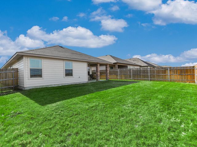 1640 T H Johnson DR, Taylor, TX 76574