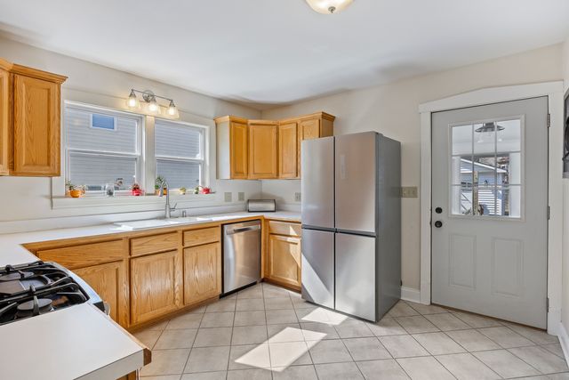 0S644 East Street, Winfield, IL 60190