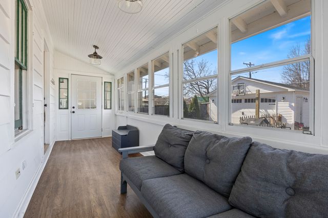 0S644 East Street, Winfield, IL 60190