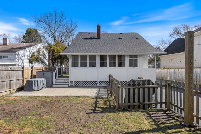 0S644 East Street, Winfield, IL 60190