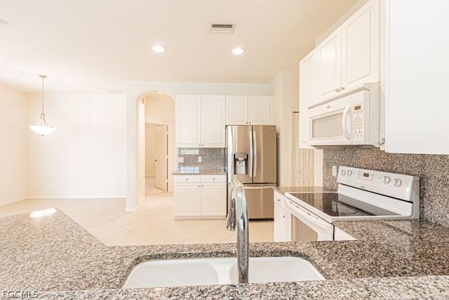 10615 Camarelle CIR, Fort Myers, FL 33913