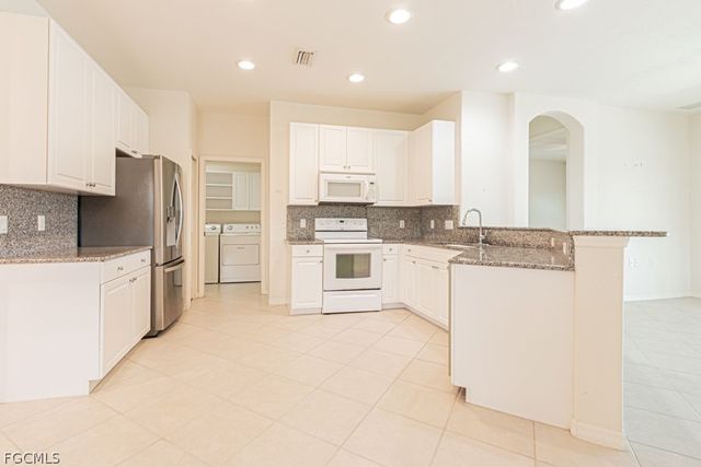 10615 Camarelle CIR, Fort Myers, FL 33913