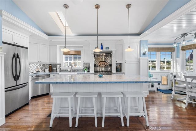 4 Saratoga, Newport Beach, CA 92660