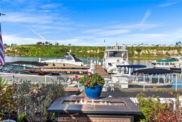 4 Saratoga, Newport Beach, CA 92660