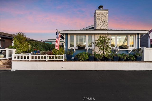 4 Saratoga, Newport Beach, CA 92660