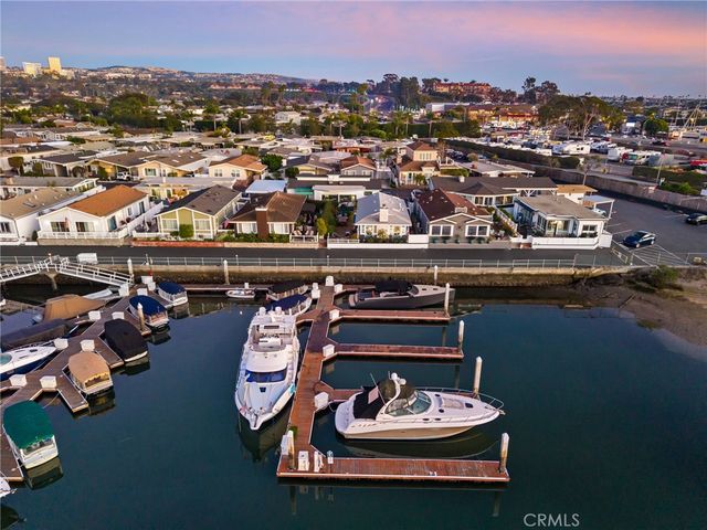 4 Saratoga, Newport Beach, CA 92660