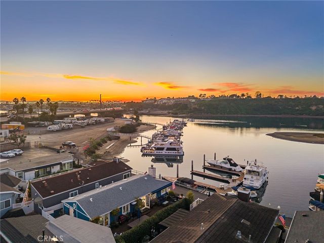 4 Saratoga, Newport Beach, CA 92660