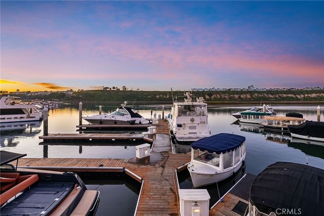 4 Saratoga, Newport Beach, CA 92660