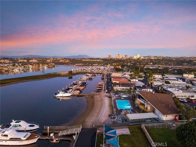 4 Saratoga, Newport Beach, CA 92660