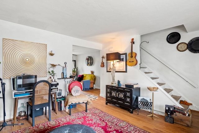 16 Ward Farm Circle, Worcester, MA 01602