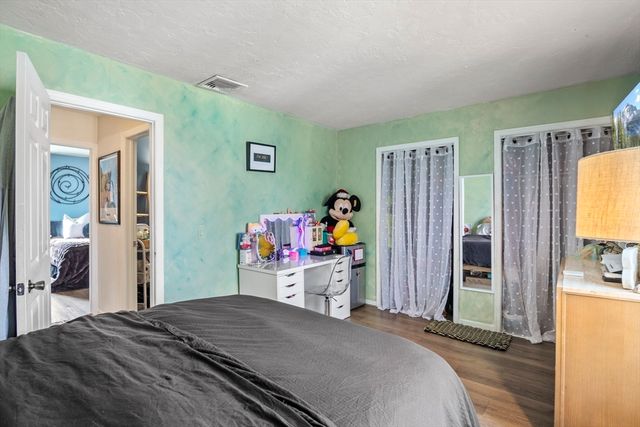 16 Ward Farm Circle, Worcester, MA 01602