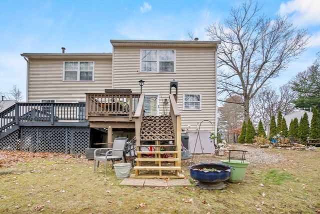 16 Ward Farm Circle, Worcester, MA 01602
