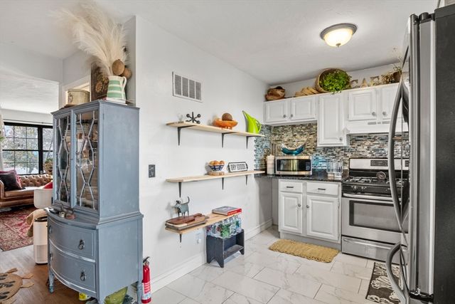 16 Ward Farm Circle, Worcester, MA 01602