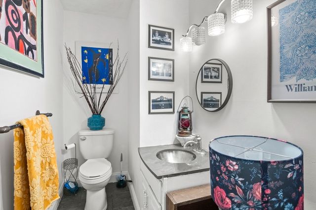 16 Ward Farm Circle, Worcester, MA 01602