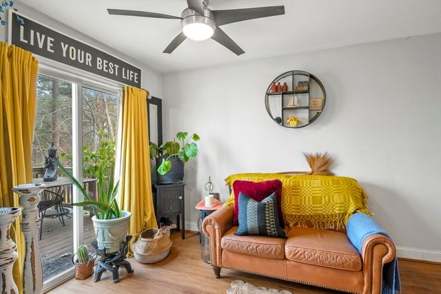 16 Ward Farm Circle, Worcester, MA 01602