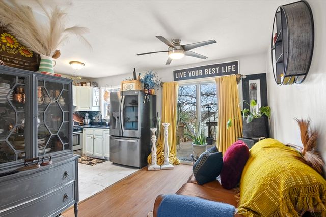 16 Ward Farm Circle, Worcester, MA 01602