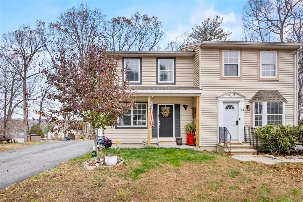 16 Ward Farm Circle, Worcester, MA 01602