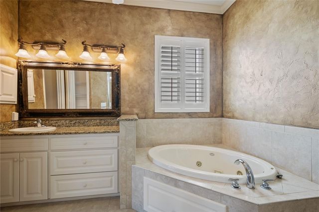 2464 LAUREL GLEN DRIVE, Lakeland, FL 33803