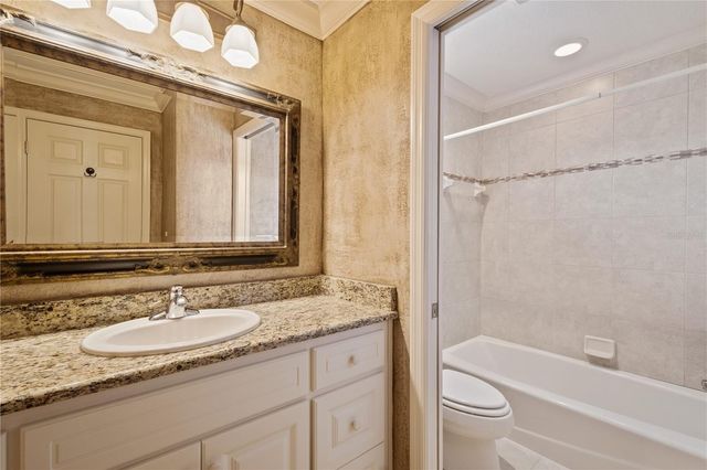 2464 LAUREL GLEN DRIVE, Lakeland, FL 33803