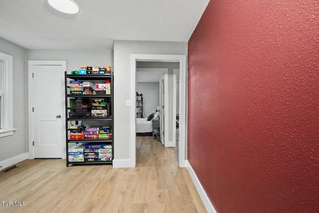 1009 Gibson Mill Road, Kingsport, TN 37660