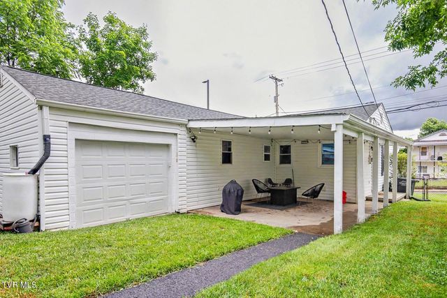 1009 Gibson Mill Road, Kingsport, TN 37660