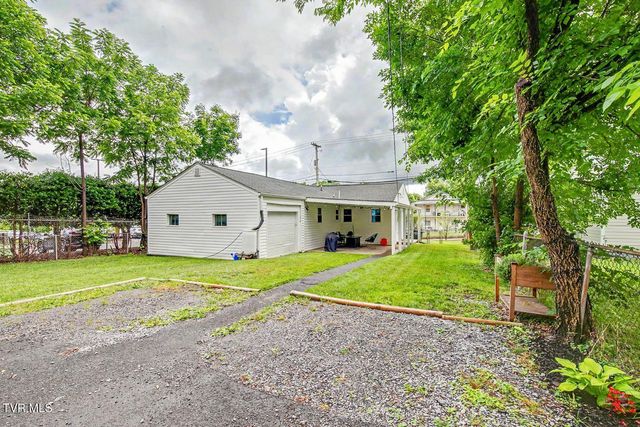 1009 Gibson Mill Road, Kingsport, TN 37660