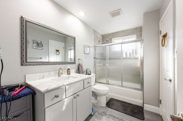 126 Leah Ct, South Brunswick Twp., NJ 08810