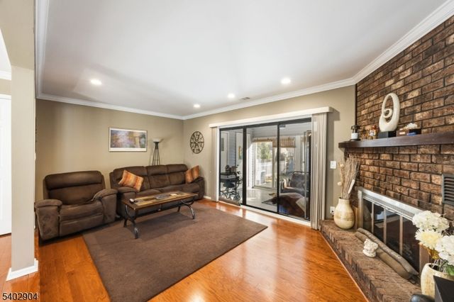 126 Leah Ct, South Brunswick Twp., NJ 08810