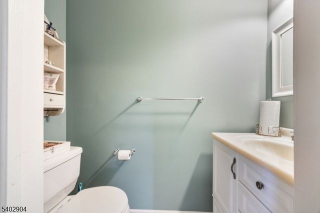 126 Leah Ct, South Brunswick Twp., NJ 08810