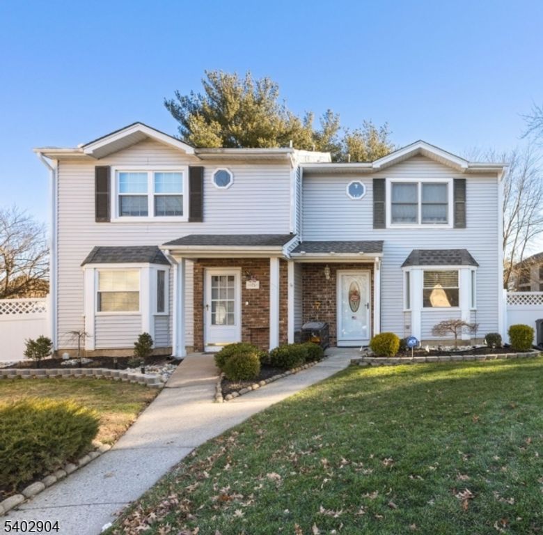 126 Leah Ct, South Brunswick Twp., NJ 08810