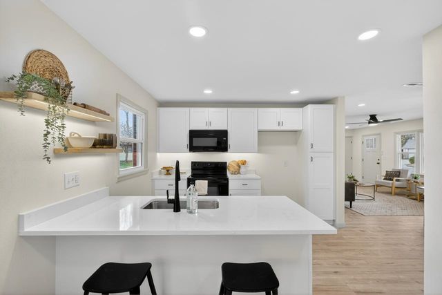 400 S Arapaho St, Wichita, KS 67209