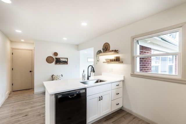 400 S Arapaho St, Wichita, KS 67209