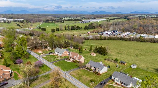 939 Alum Springs Road, Forest, VA 24551