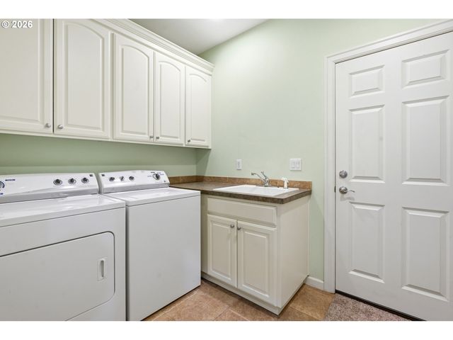 1385 Ne 12TH Ave, Canby, OR 97013