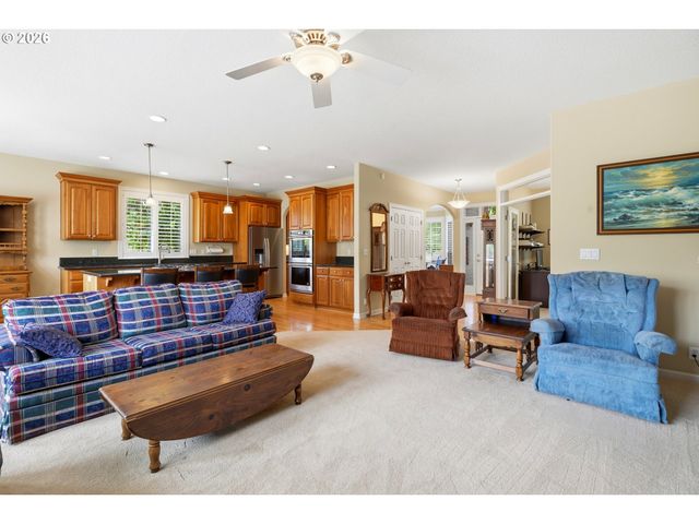 1385 Ne 12TH Ave, Canby, OR 97013