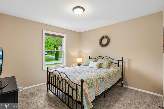 440 VALLEY VIEW DR, Hanover, PA 17331