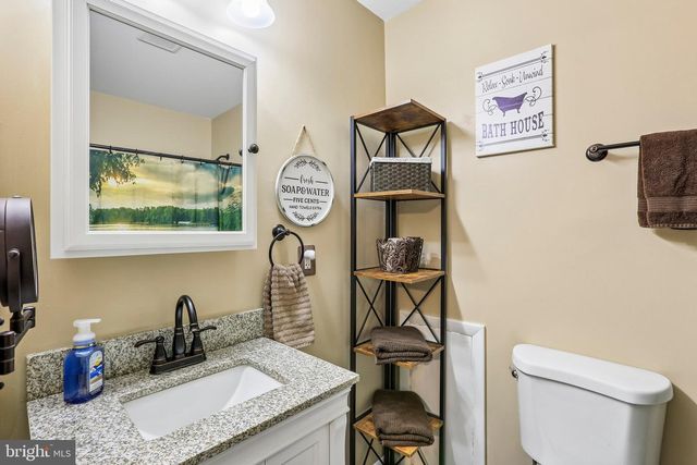 440 VALLEY VIEW DR, Hanover, PA 17331