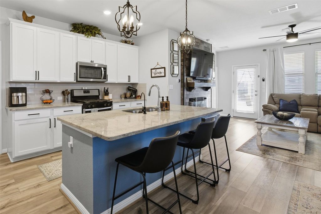 431 Dipprey LN, Georgetown, TX 78628