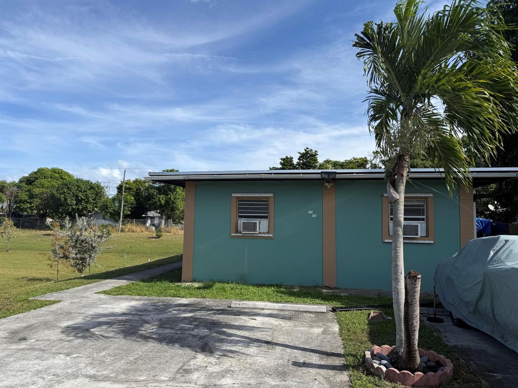 229 NW 15th Avenue, Delray Beach, FL 33444
