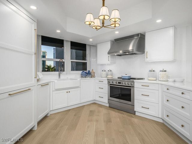 4021 Gulf Shore BLVD N 403, Naples, FL 34103