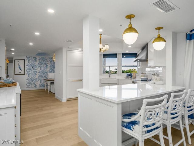 4021 Gulf Shore BLVD N 403, Naples, FL 34103