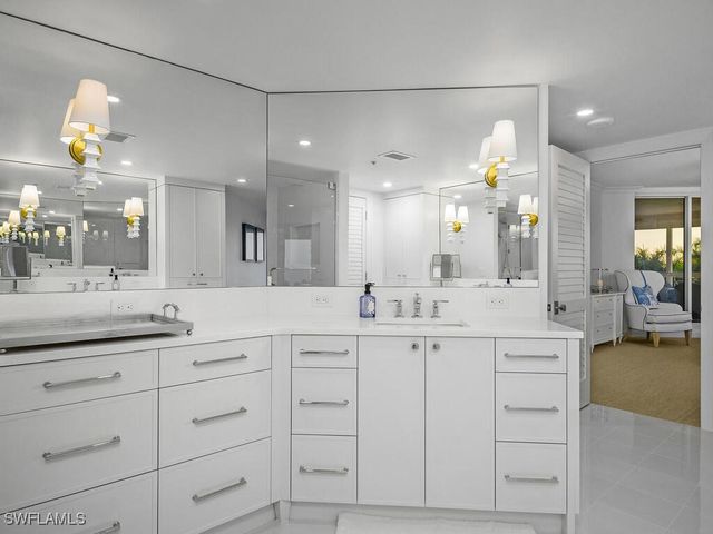 4021 Gulf Shore BLVD N 403, Naples, FL 34103